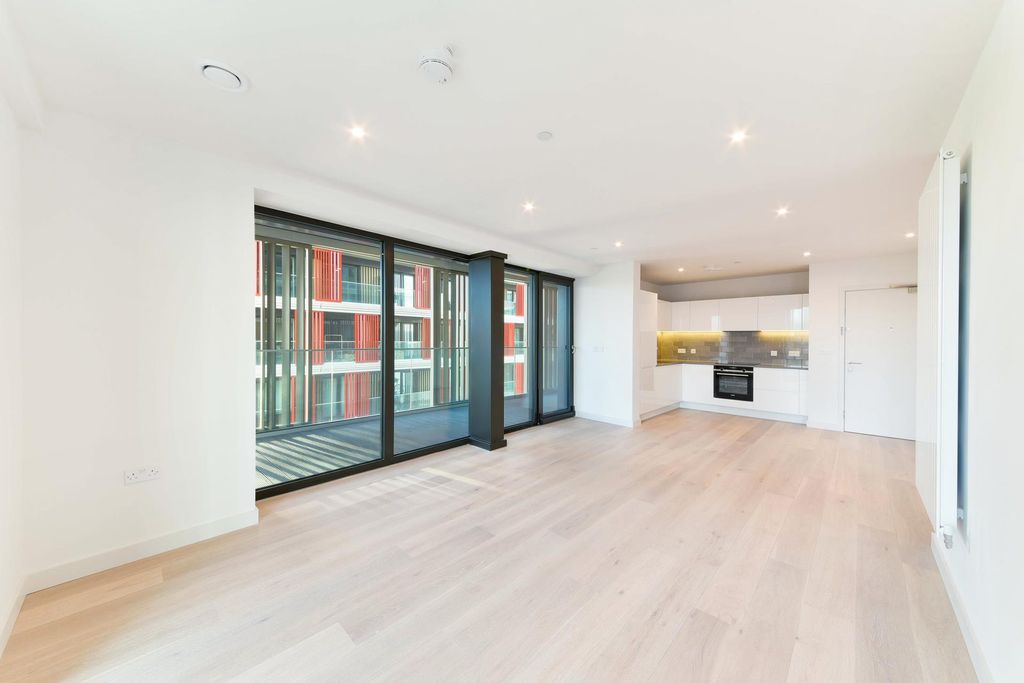 Property photo 2 of 14