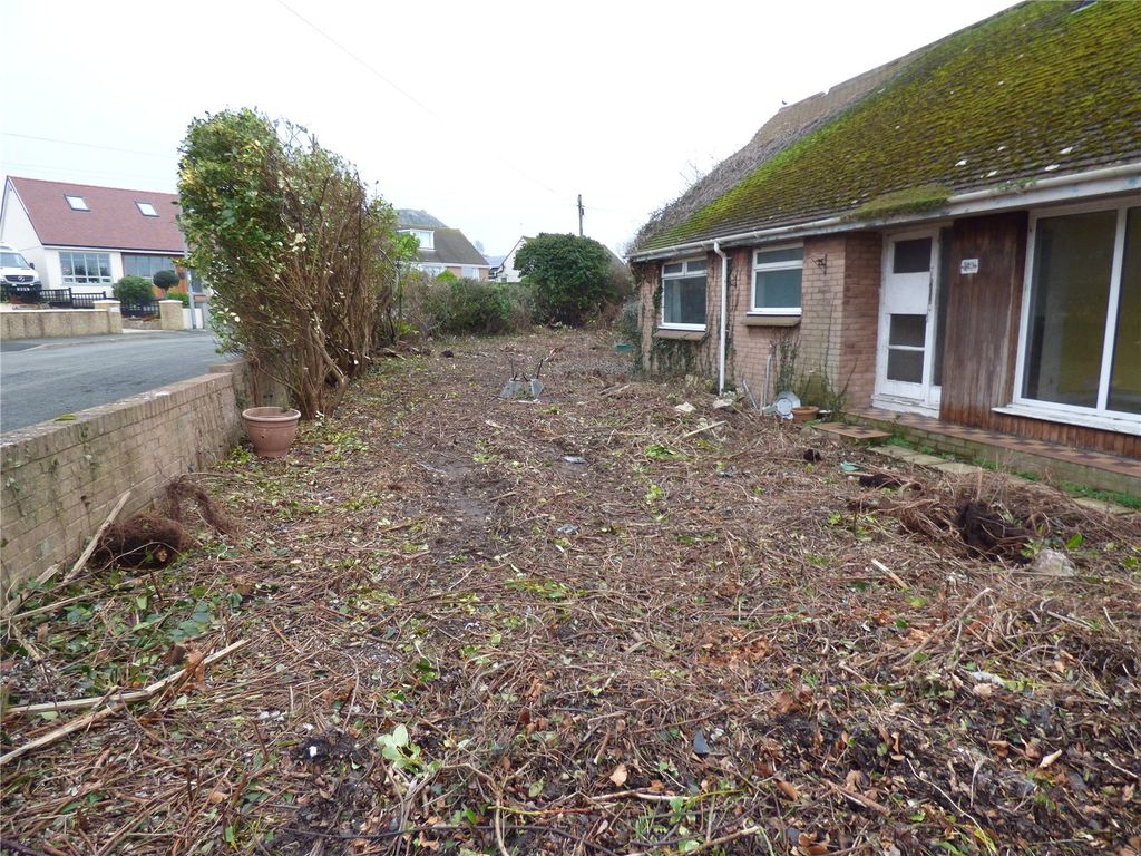 Property photo 3 of 17 Garden