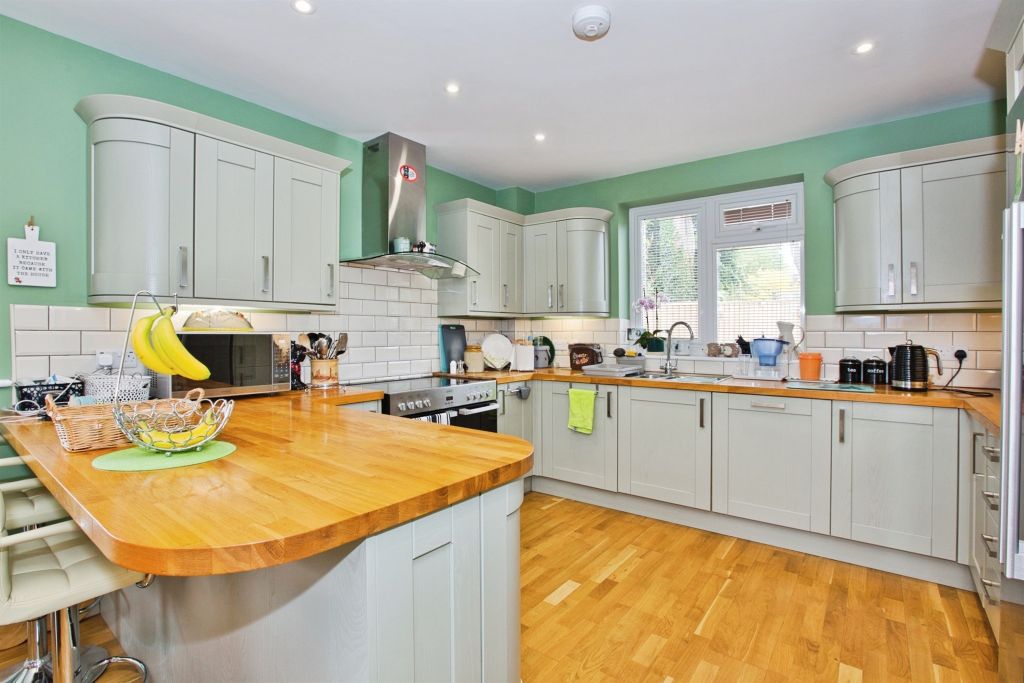 Property photo 2 of 17