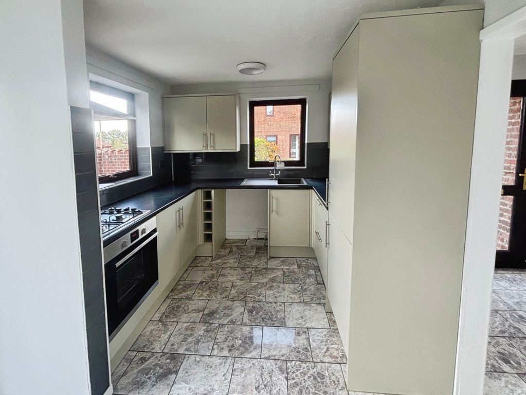 Property photo 1 of 11 5035561