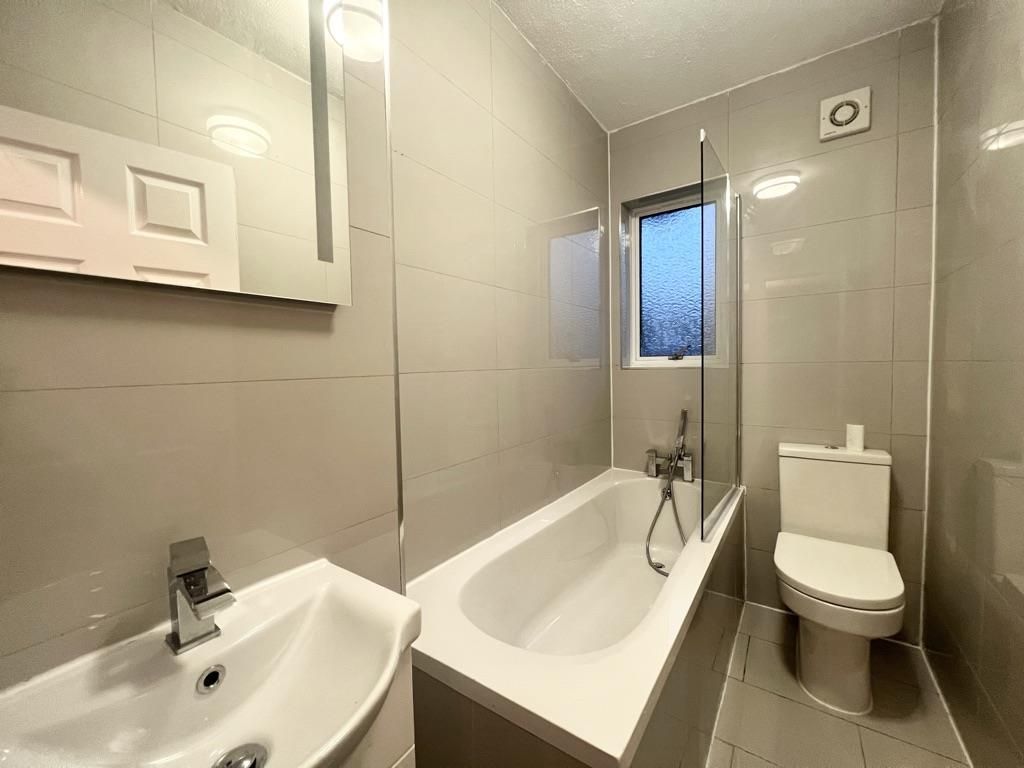 Property photo 3 of 7 Bathroom