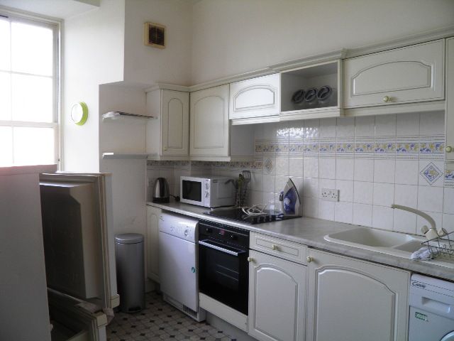 Property photo 3 of 6 Kitchen