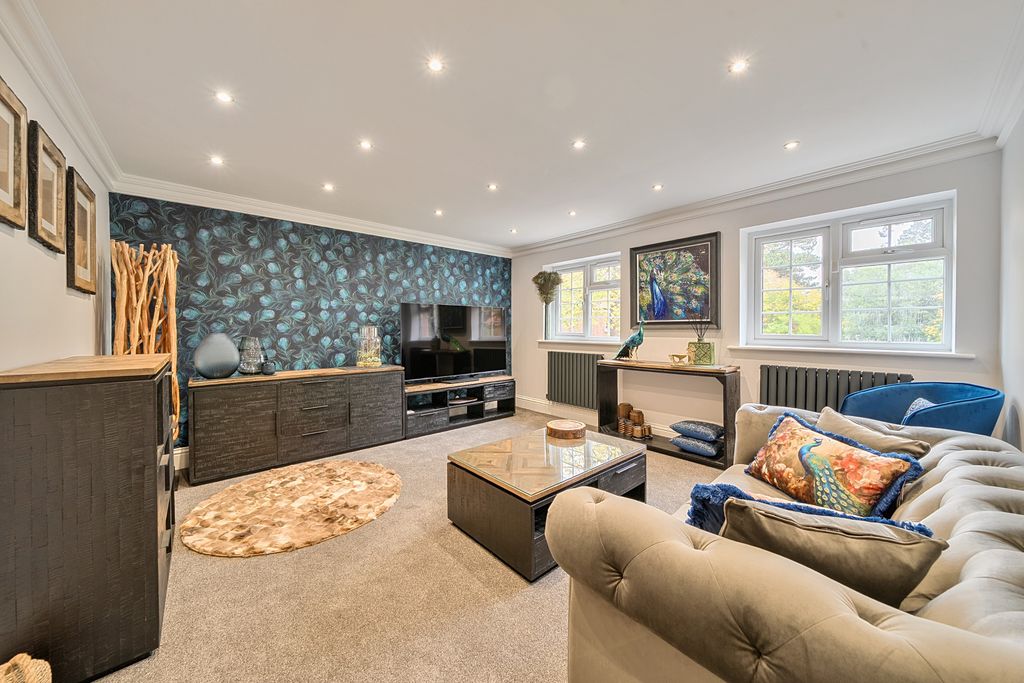 Additional image 12 of 6 bed detached house for saleNewlands Drive, Maidenhead SL6
