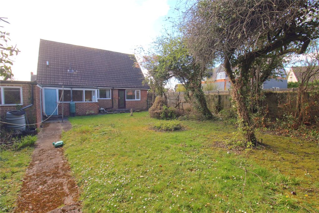 Property photo 2 of 18 Picture No. 11