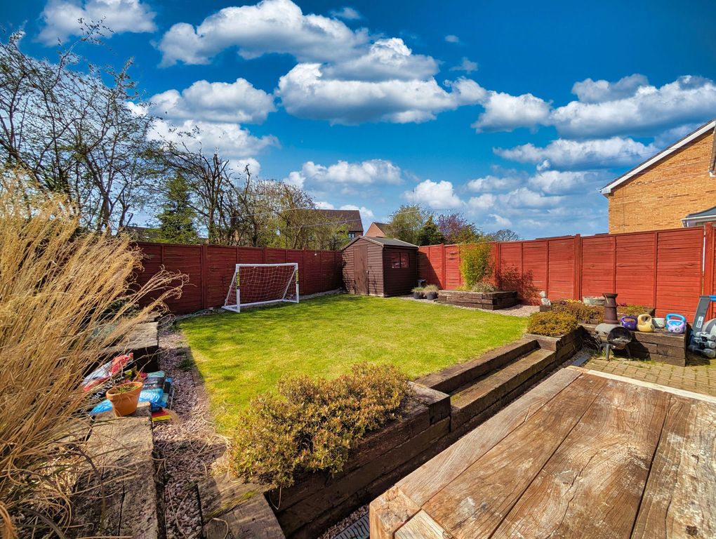 Property photo 3 of 17 Garden