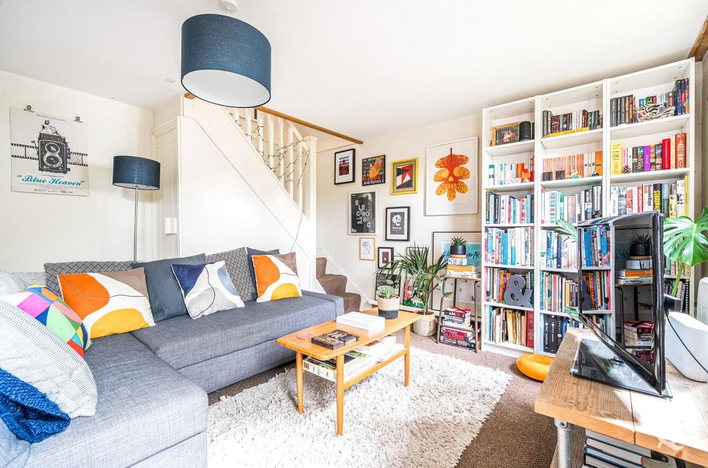 Property photo 3 of 13 10Db832F-9A57-4E1...