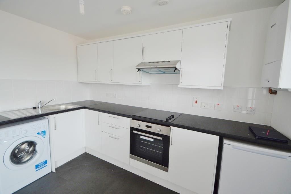 Property photo 3 of 8 Kitchen