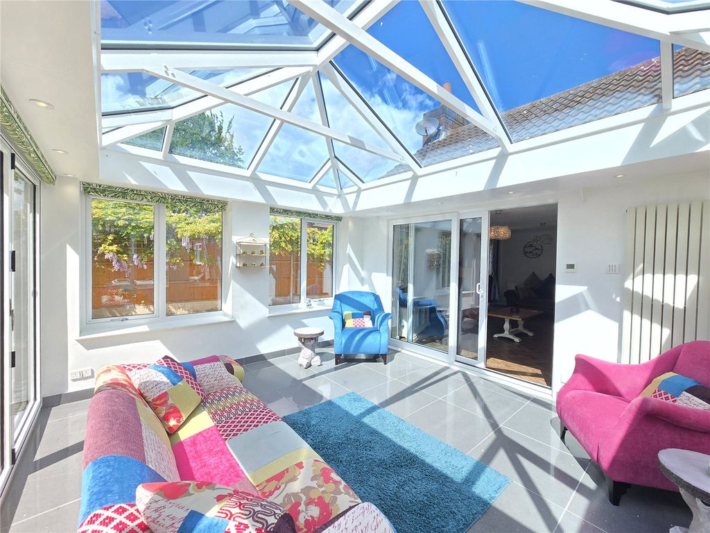 Property photo 3 of 27 Picture No. 16