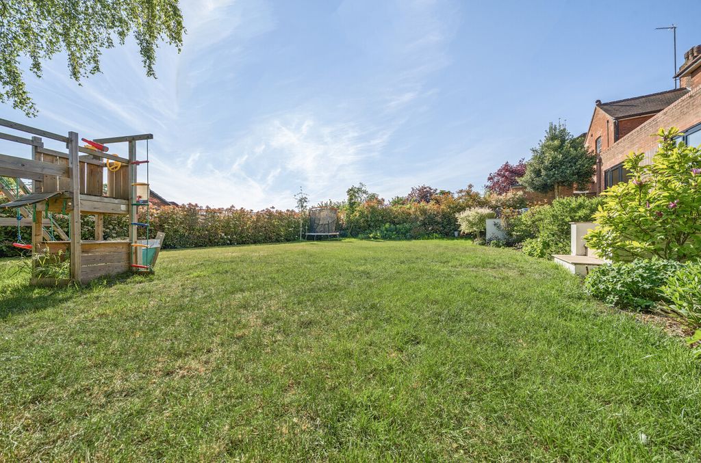 Property photo 2 of 20
