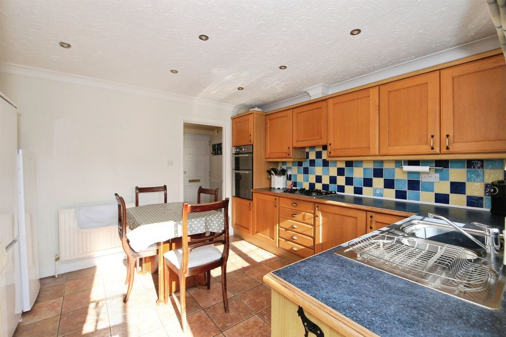 Property photo 2 of 13