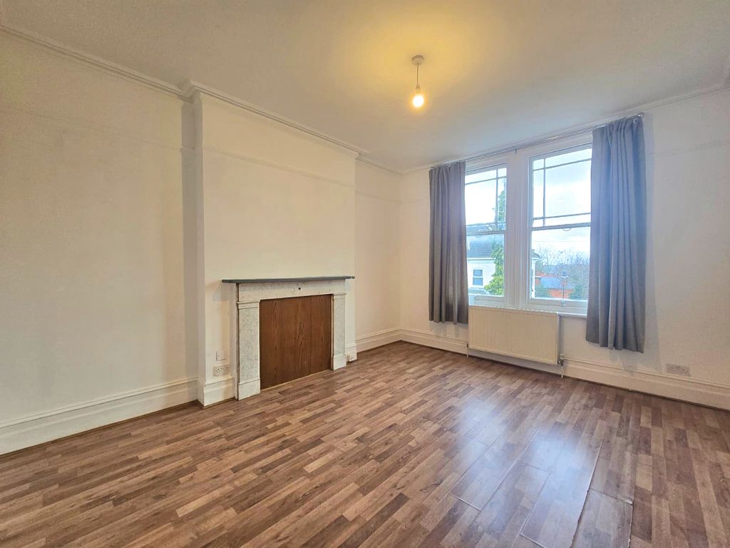 Property photo 1 of 2