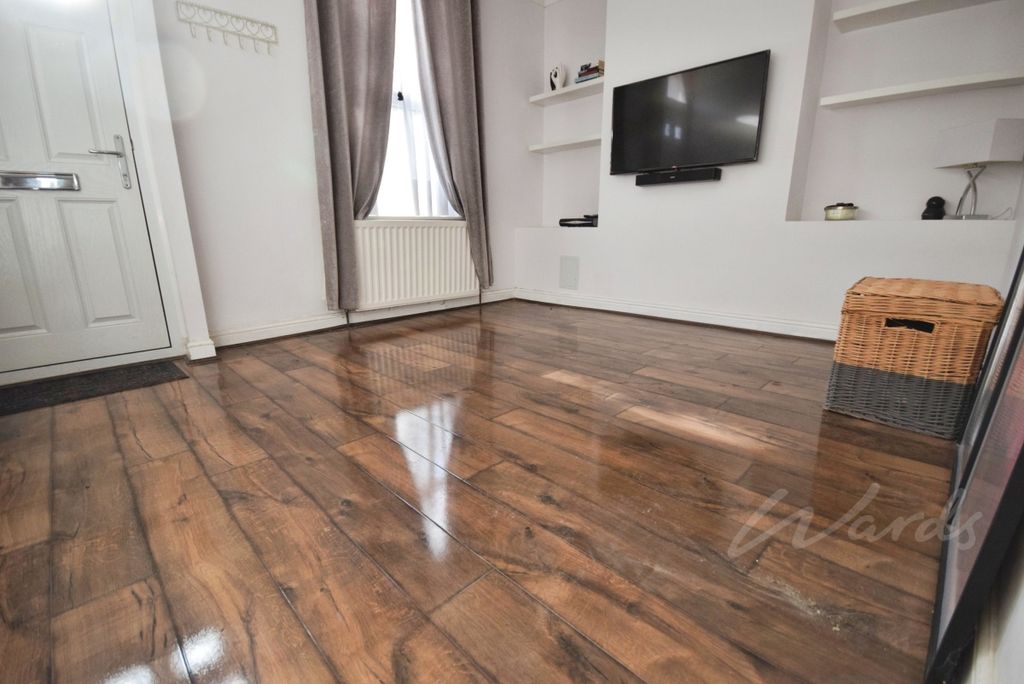 Property photo 3 of 10 Glanville Lounge