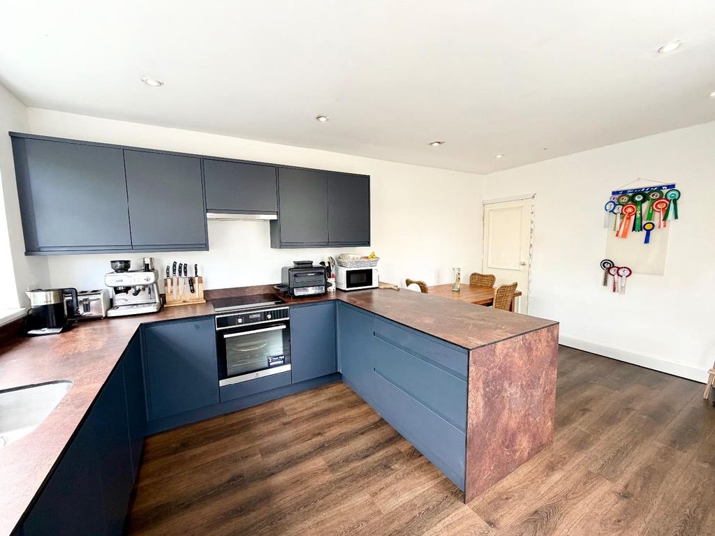 Property photo 3 of 14 Kitchen/Diner