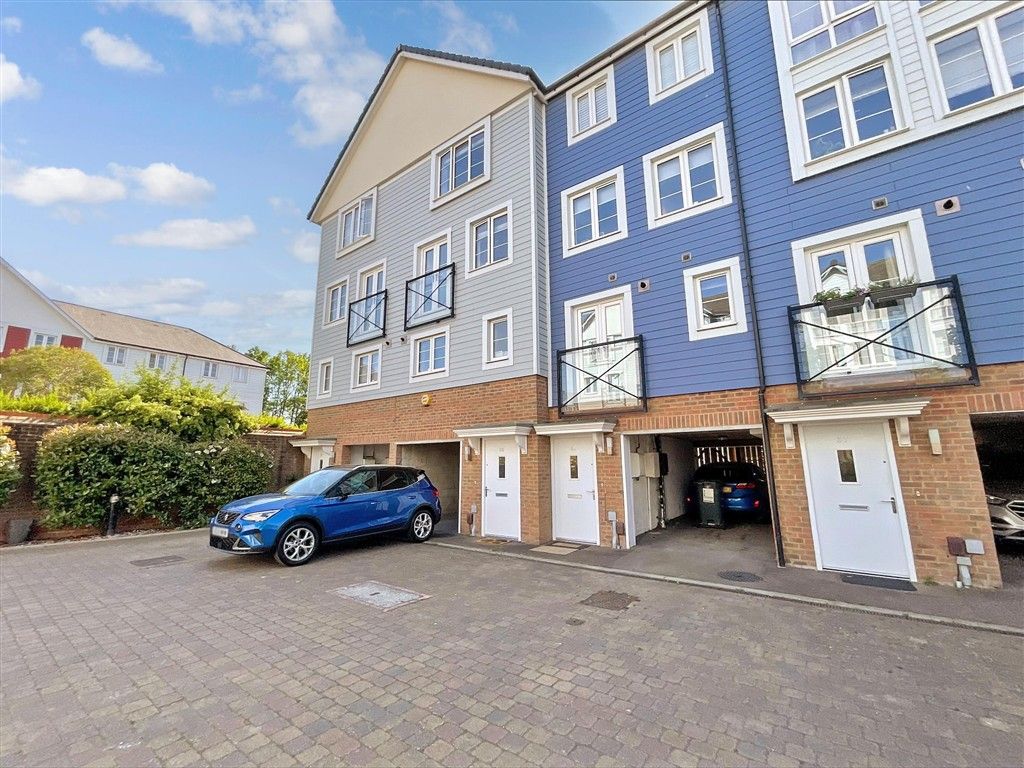 Property photo 3 of 19 Front