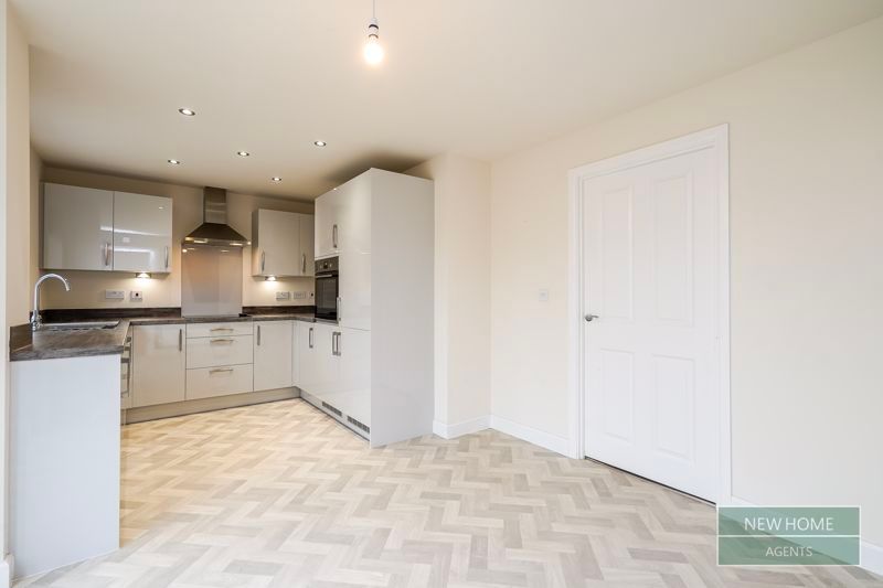 Property photo 3 of 29 Photo 12