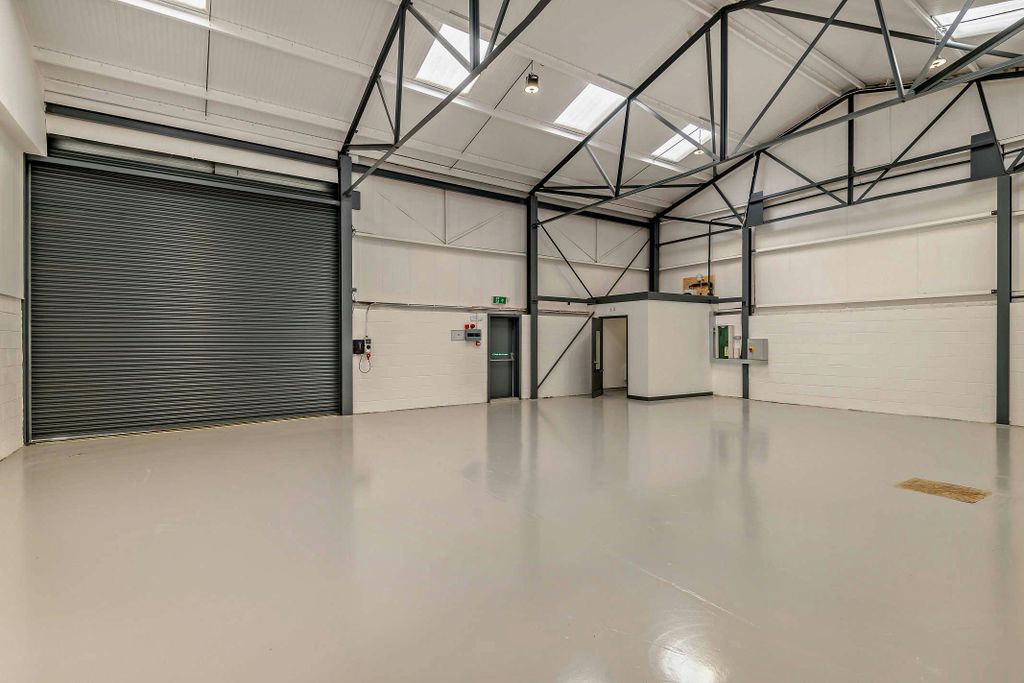 Property photo 2 of 4 8648356Interior04800.Jpg