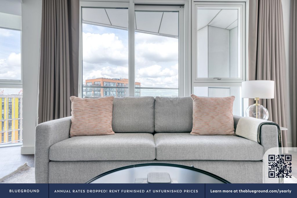 Property photo 3 of 41 Living Room