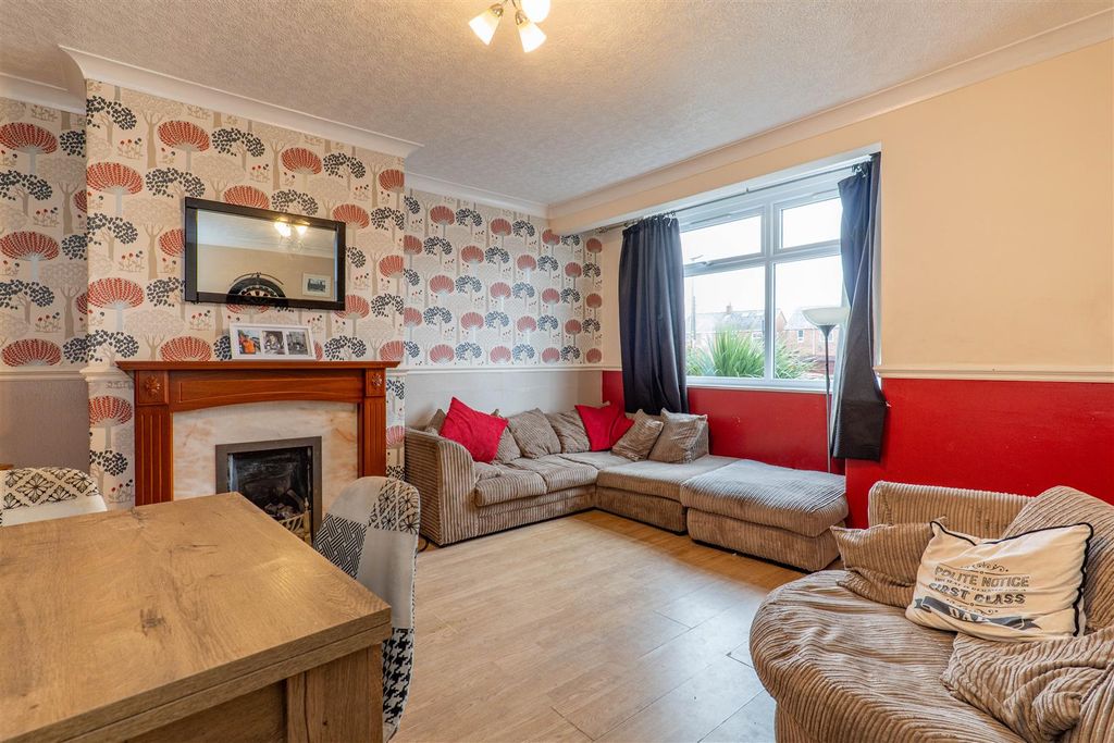 Property photo 2 of 18 Lounge/Diner