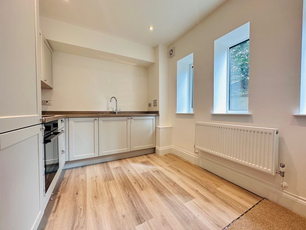 Property photo 2 of 9 Kitchen