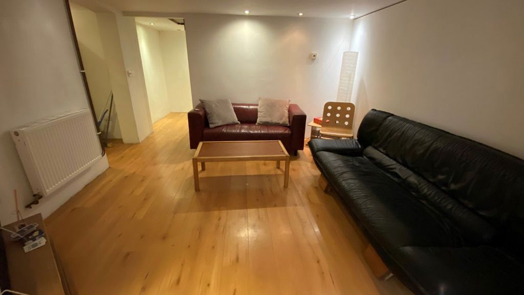 Property photo 1 of 31