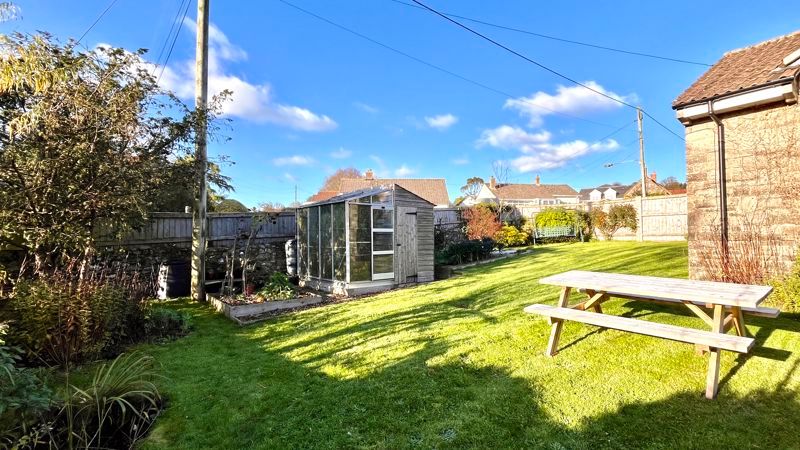 Property photo 1 of 25 Front Garden