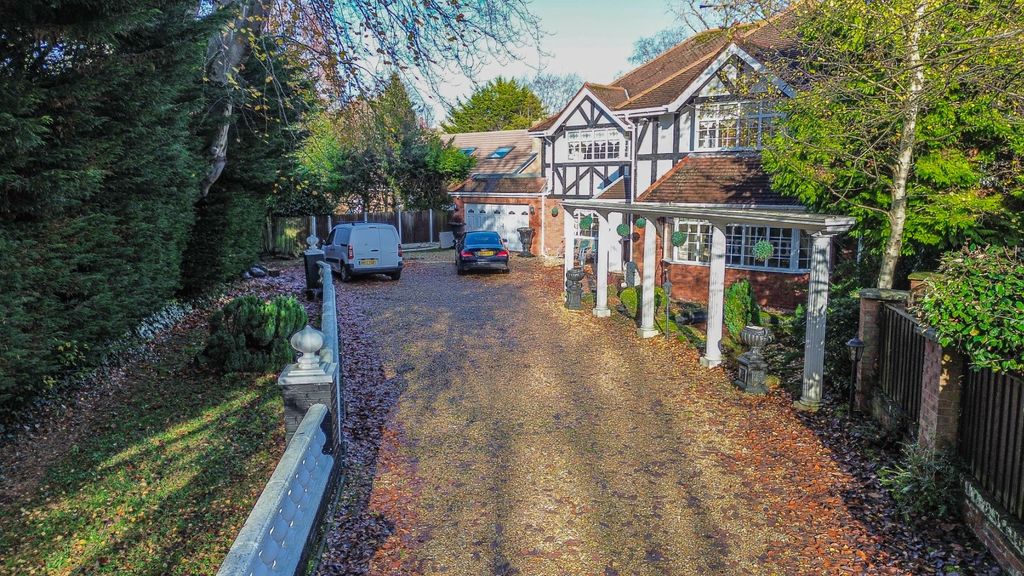 Property photo 3 of 32 4600774