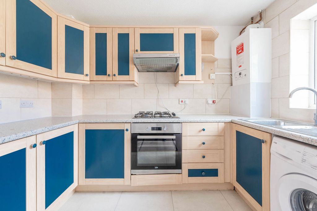Property photo 1 of 12