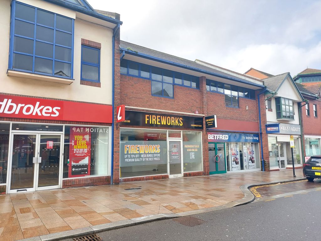 Property photo 2 of 9 84 High Street