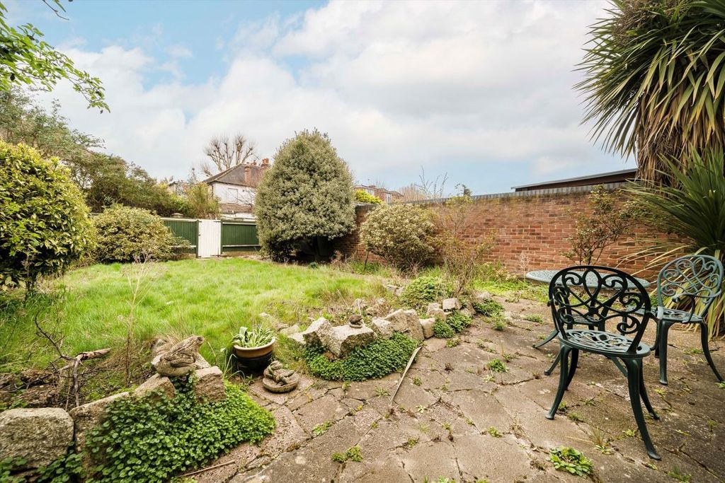 Property photo 2 of 6