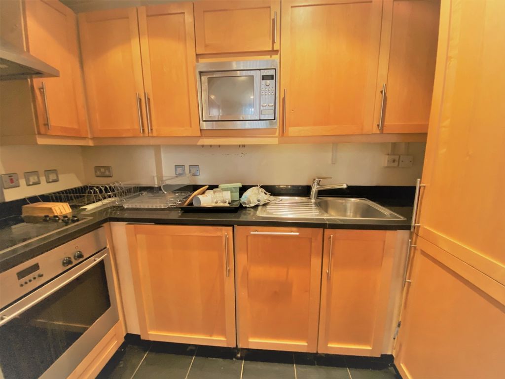 Property photo 2 of 5 101 Platinum (2)