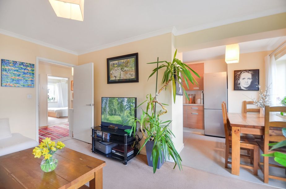 Property photo 3 of 21 Lounge Area_Pic_ (5) (3).Jpg