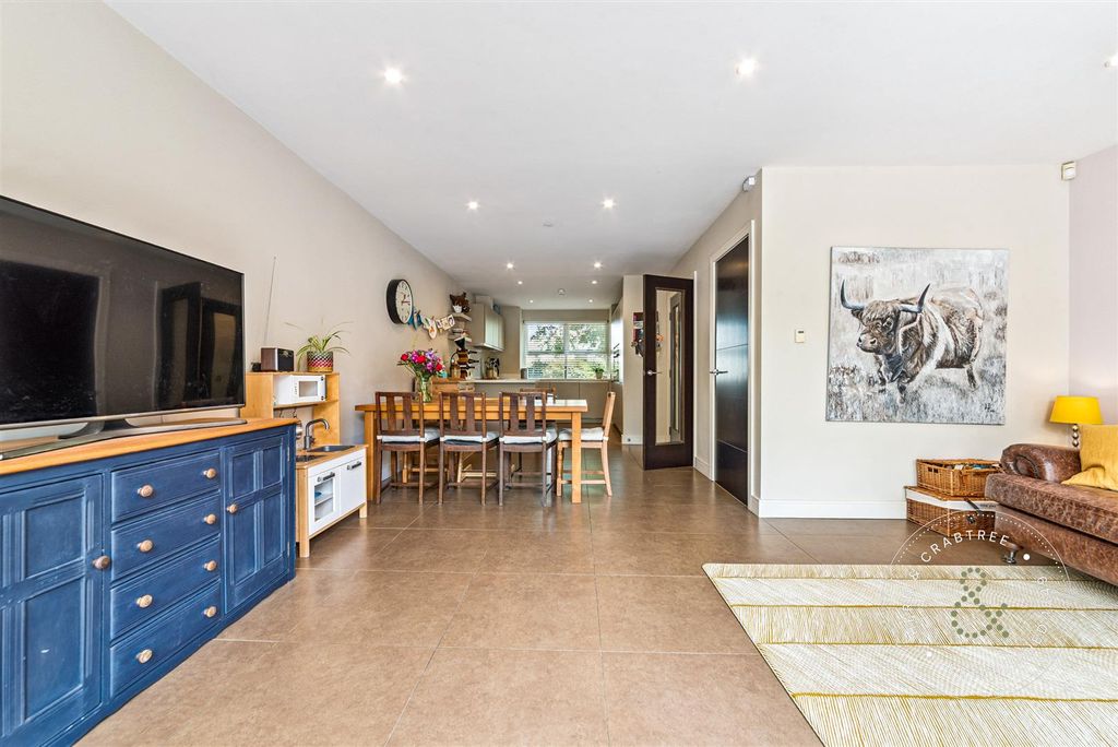 Property photo 3 of 52 Conway-Road-35.Jpg