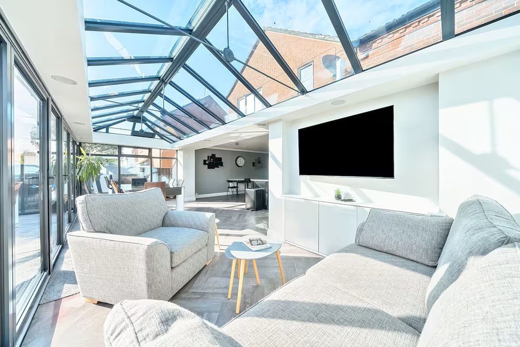 Property photo 3 of 17 Image