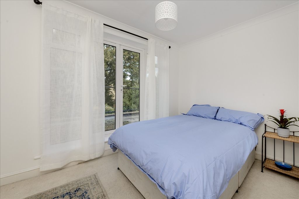 Property photo 2 of 5