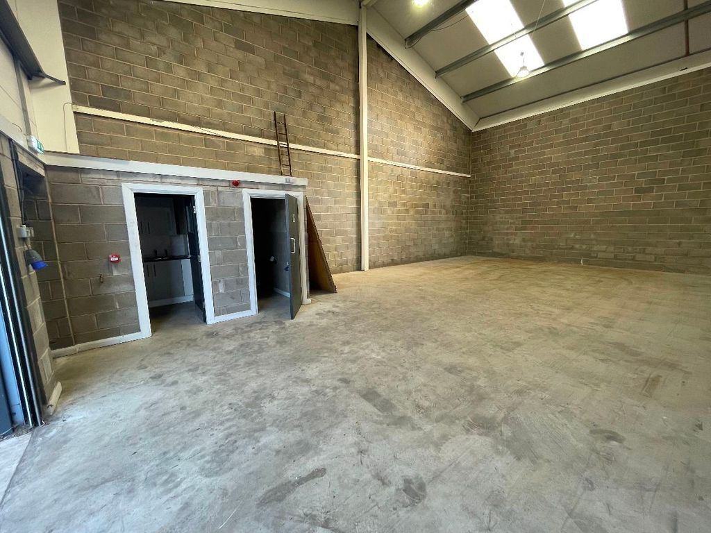 Property photo 3 of 9