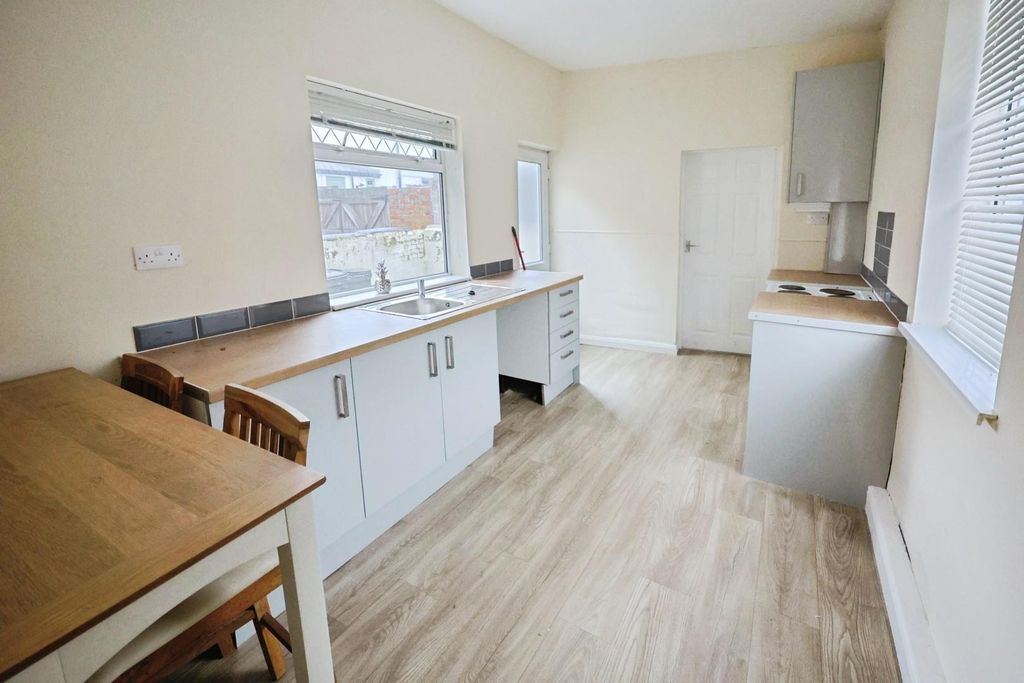 Property photo 2 of 12 70E0F423-Pk7A2251.Jpg