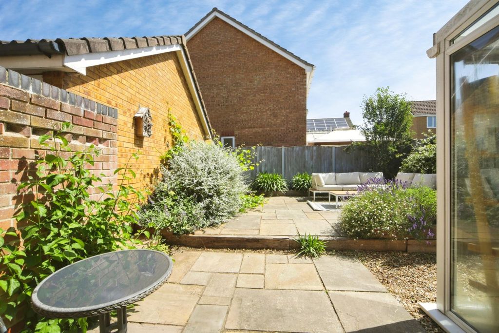 Property photo 2 of 20