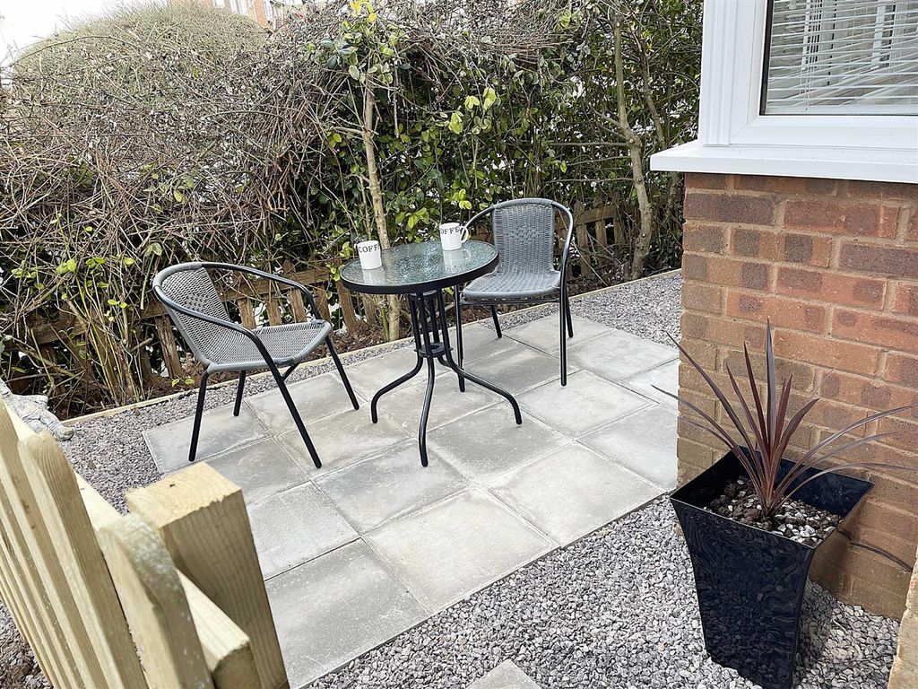 Property photo 3 of 10 Outside Sitting Area