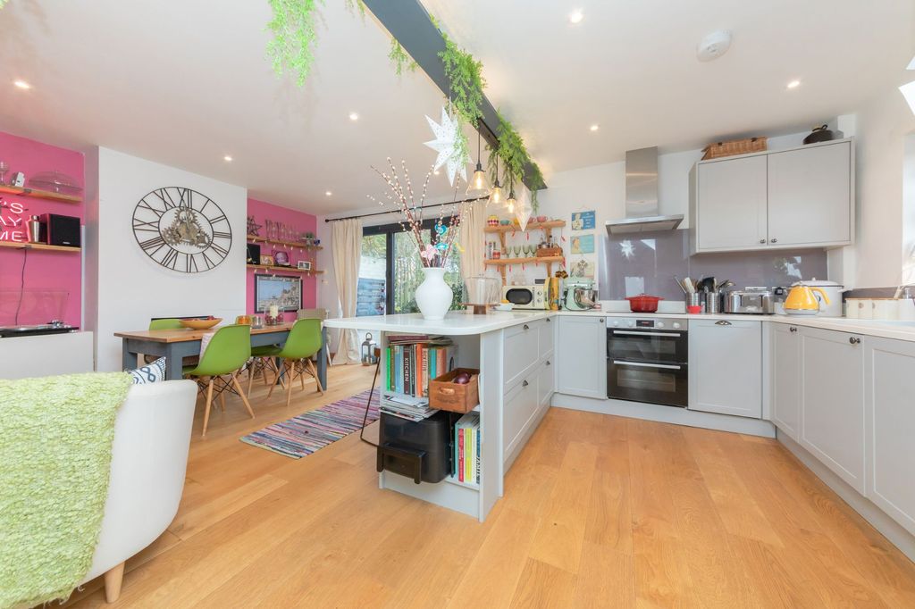 Property photo 2 of 16