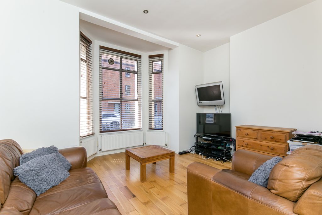 Property photo 2 of 7