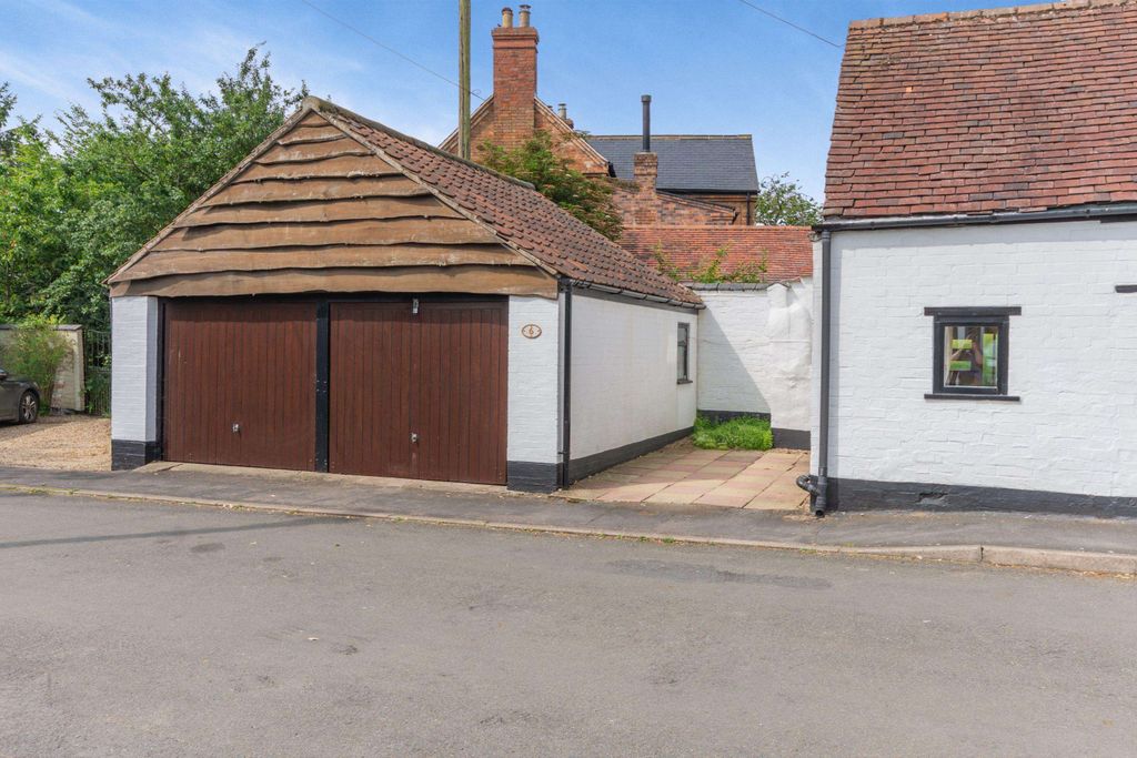 Property photo 2 of 34 6 Dickmans Lane, Melton Mowbray, Leicestershire, Le14 4Bg
