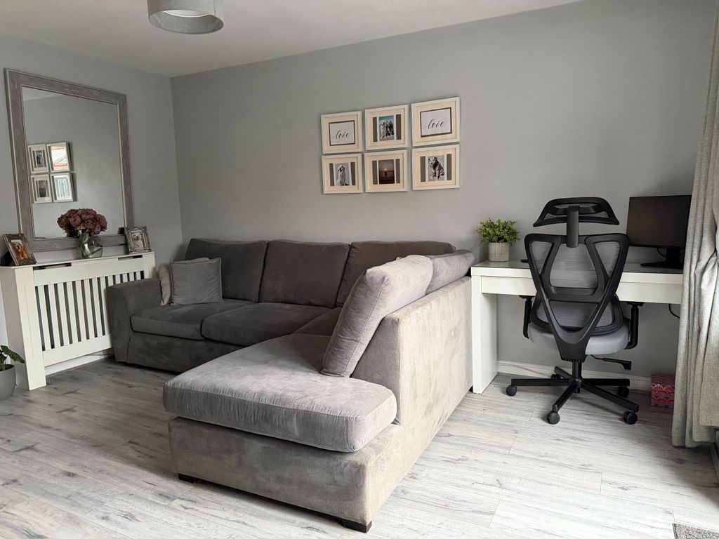 Property photo 2 of 19