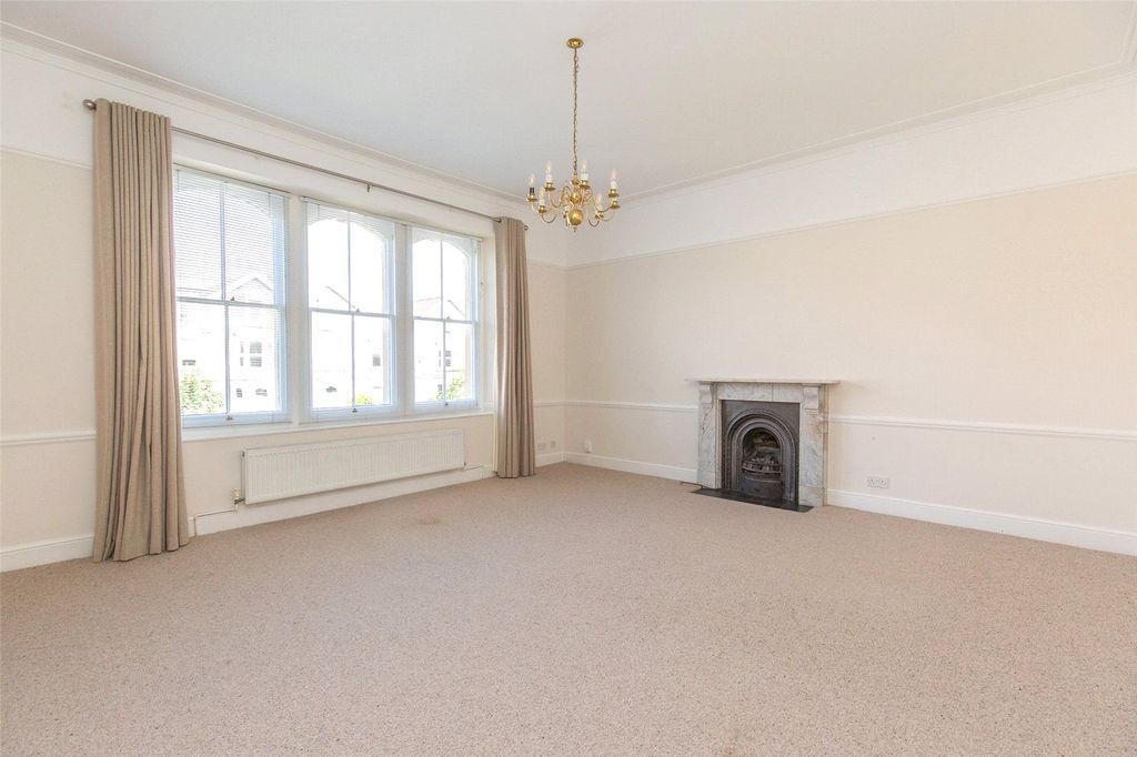 Property photo 3 of 12 Picture No. 18