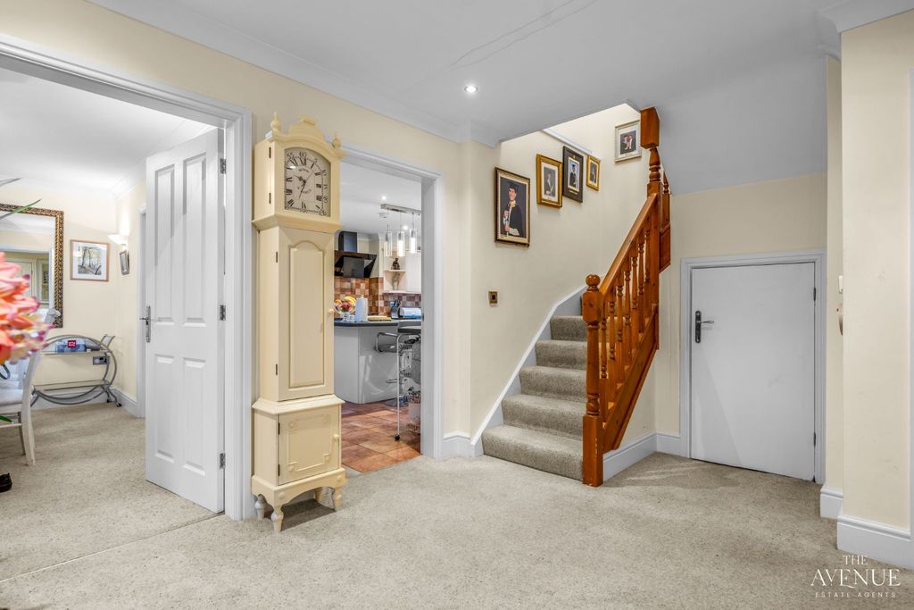Property photo 3 of 32 3026376