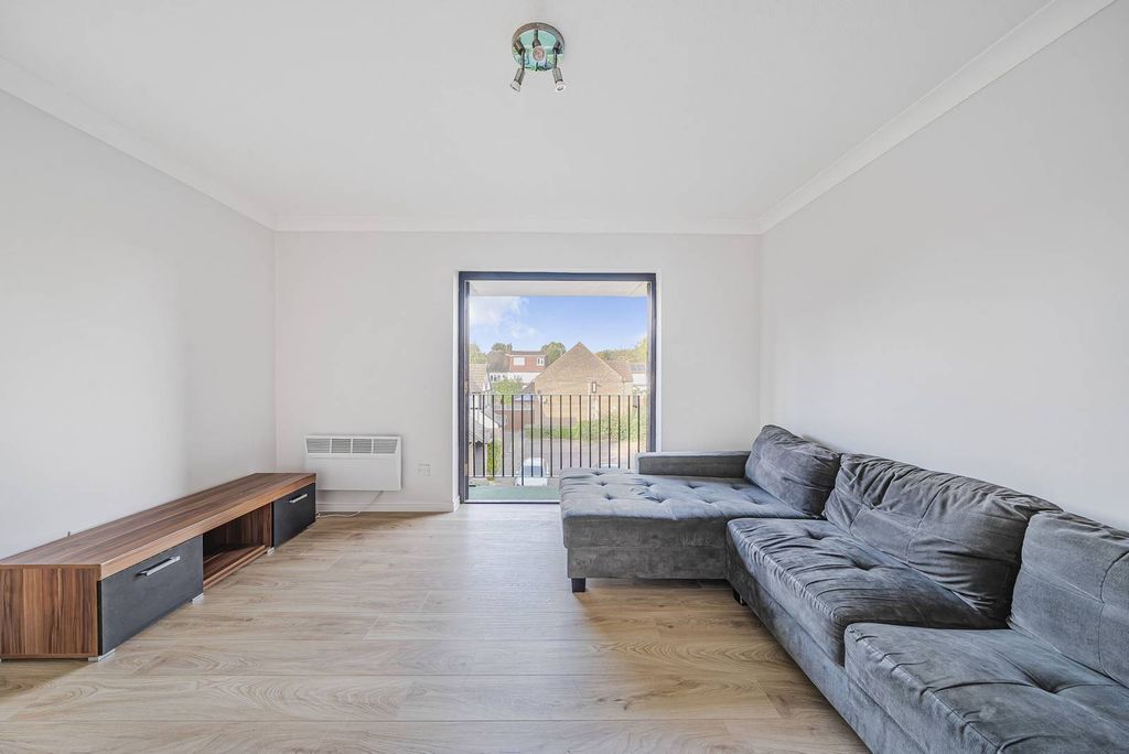Property photo 2 of 9