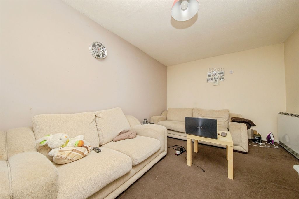 Property photo 3 of 9