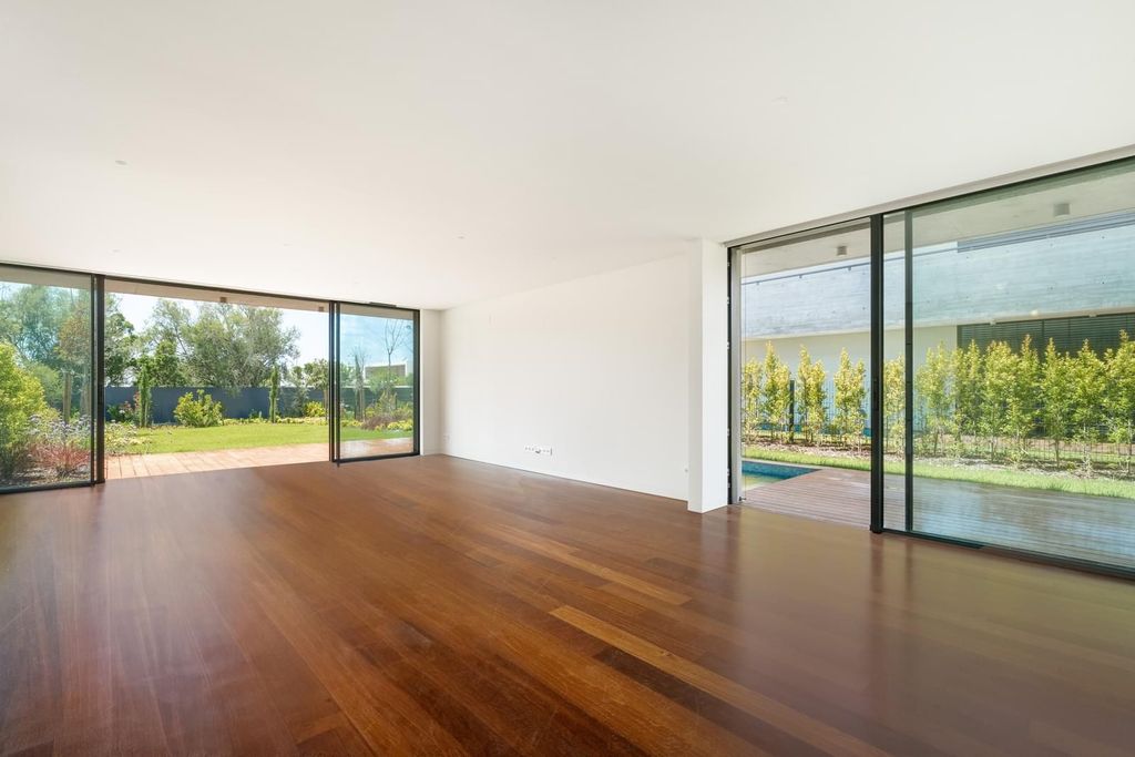 Property photo 3 of 35