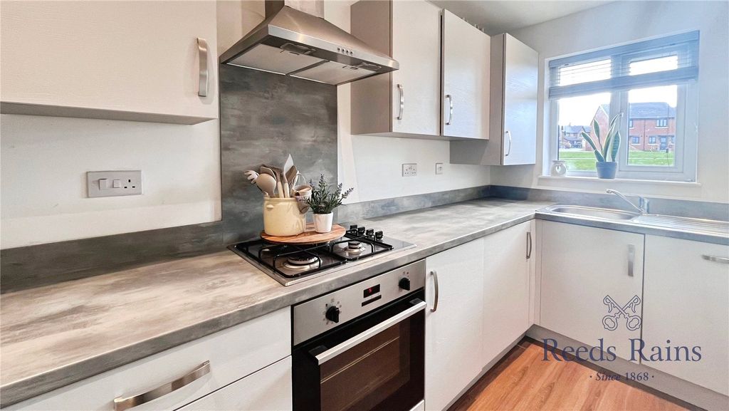 Property photo 3 of 14 Picture No. 12