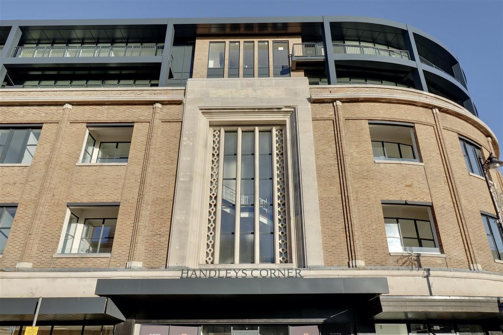 Property photo 3 of 21 E4C31570-0D8A-48F3-B5Aa-A8Ac6Aa55A25_1_201_A.Jpeg