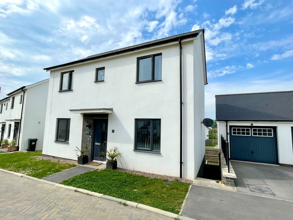 Property photo 1 of 21